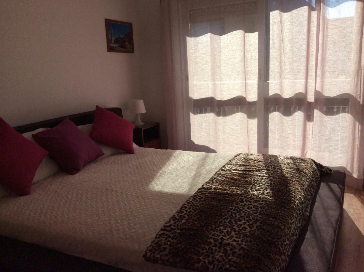 Downtown Sunny Apartment *